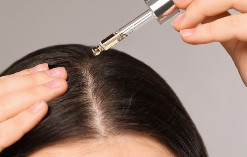 Aplicação de ácido hialurônico tópico nos cabelos