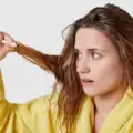O que causa oleosidade no cabelo? Saiba mais aqui!